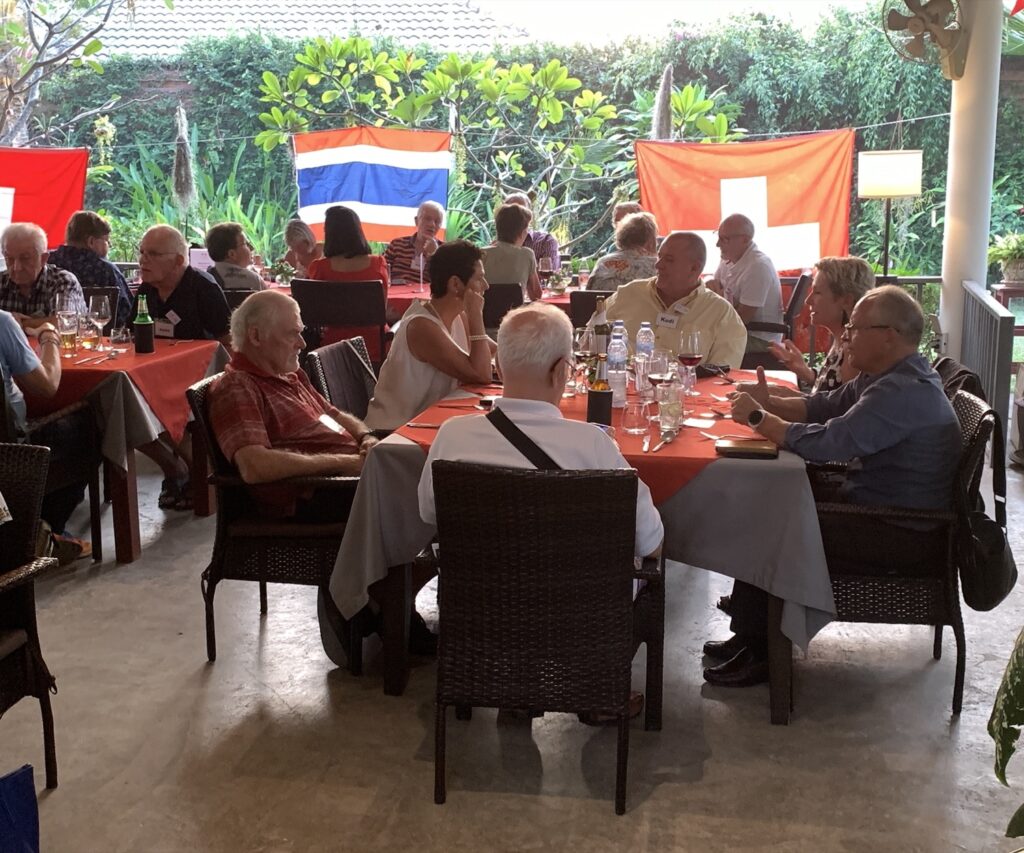 Die Präsidentin, Beatrice Gurini, begrüsste 56 Mitglieder und Freunde der Schweiz im Restaurant L’Occitan.